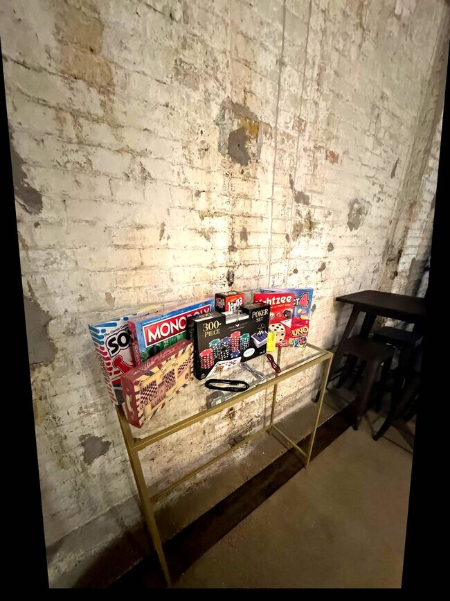 Building Photo - 1011 W Juneau Ave