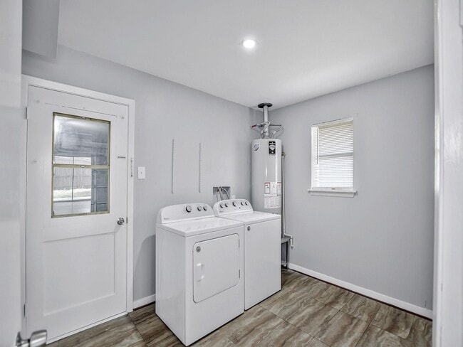 Building Photo - 1738 Conrad Sauer Dr