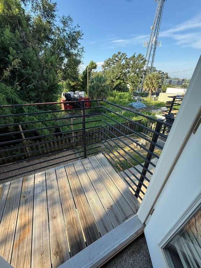 Building Photo - 3 Bedroom Townhome in All Saints District!...