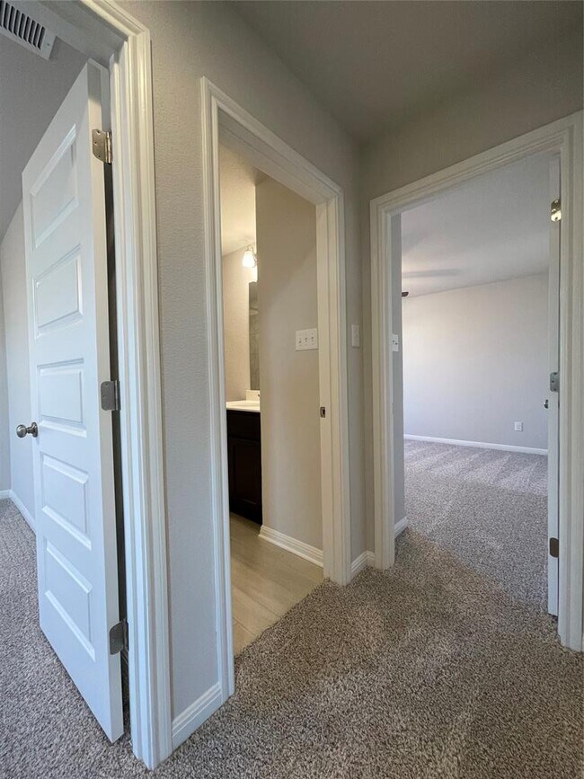 Building Photo - 125 Old Stage Coach Rd