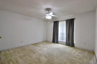 Building Photo - 624 Territory Ln