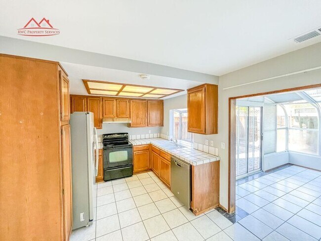 Building Photo - 931 Coventry Cir
