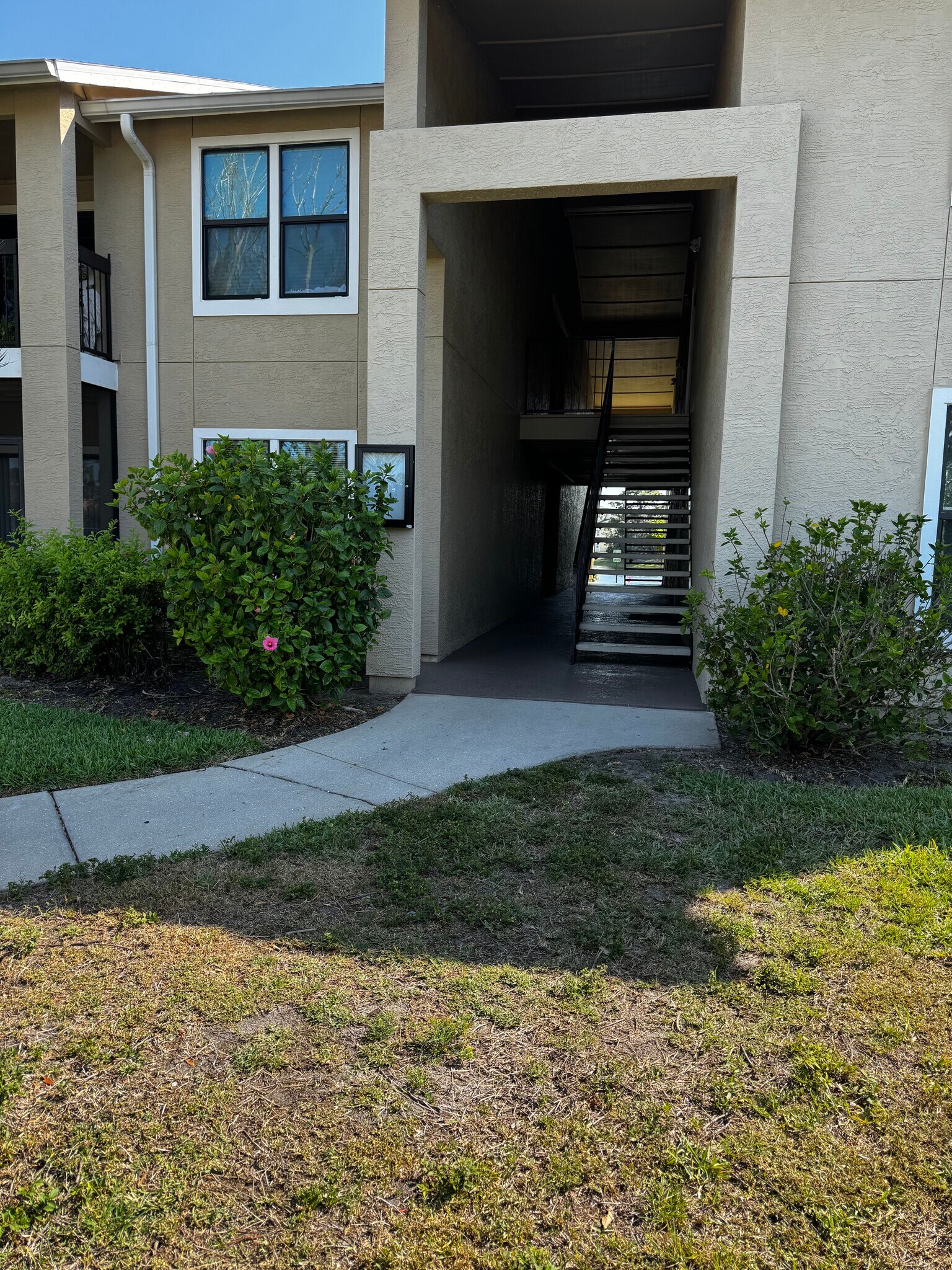 Front - 4045 Crockers Lake Blvd
