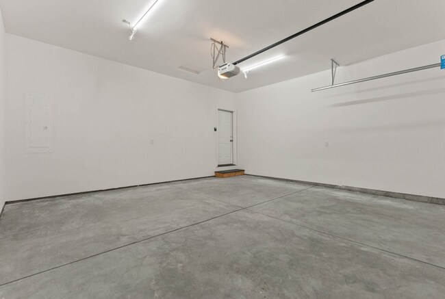 Building Photo - Newly Built 4 Bedroom Duplex With Yard