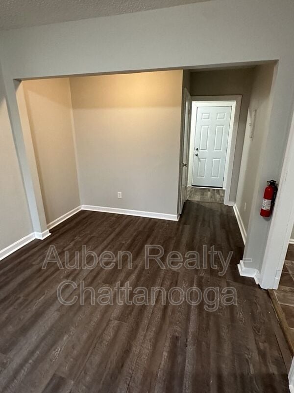 Building Photo - 105 Hunt Ave