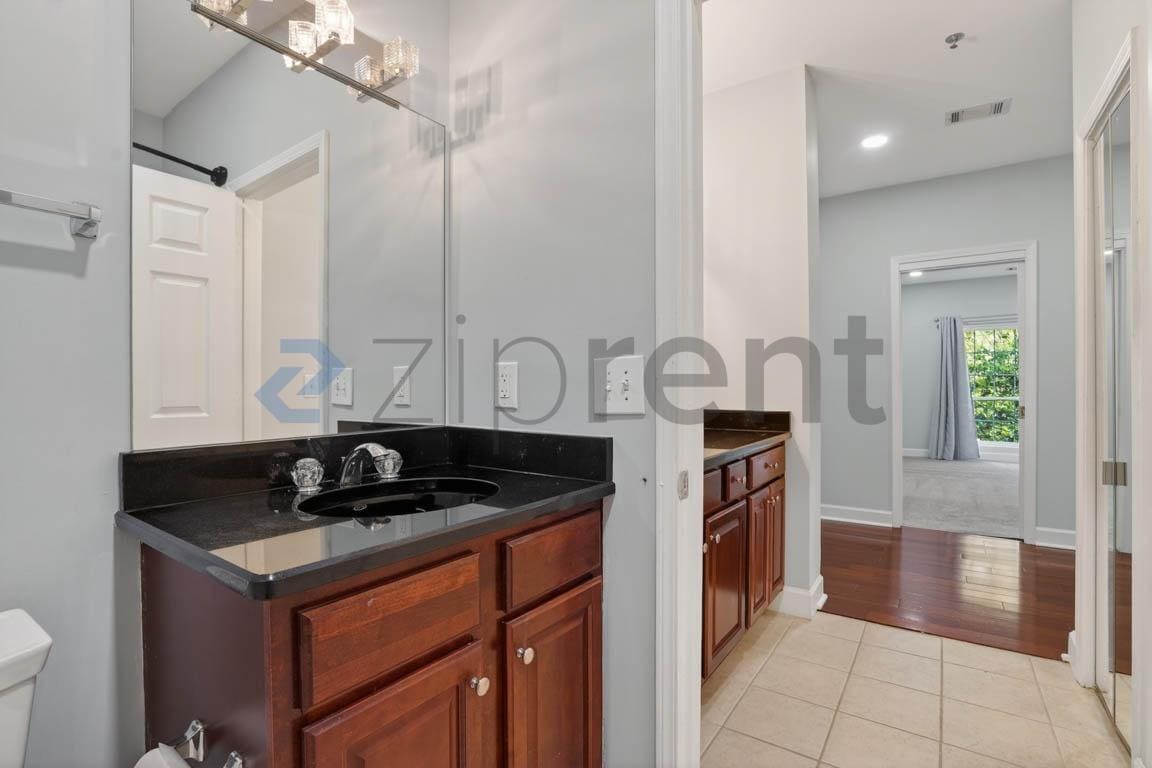 Building Photo - 2921 Lenox Rd NE