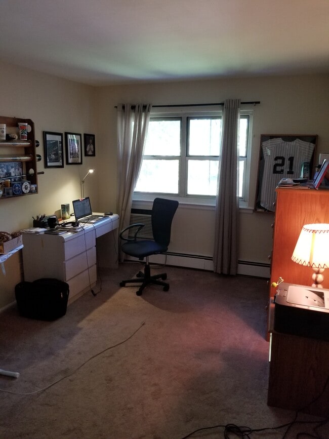 Building Photo - 152 N Broadway