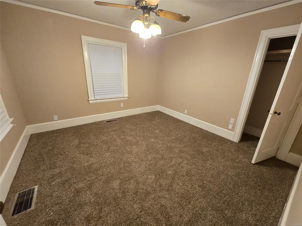 Building Photo - 555 Morningview Dr