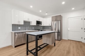 Building Photo - 40 Centre St