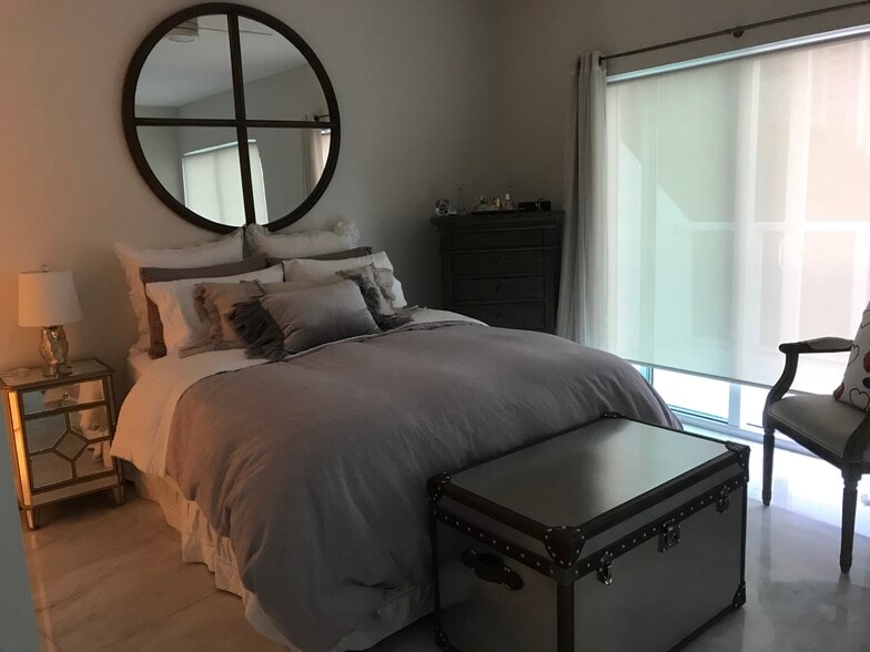 Building Photo - 1650 Brickell Ave