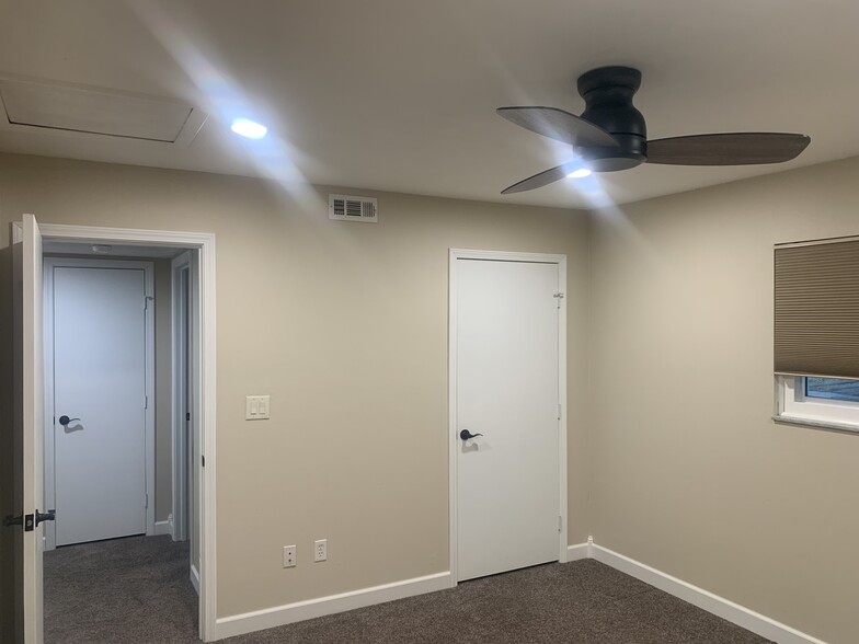 Master Bedroom - 433 Mason St