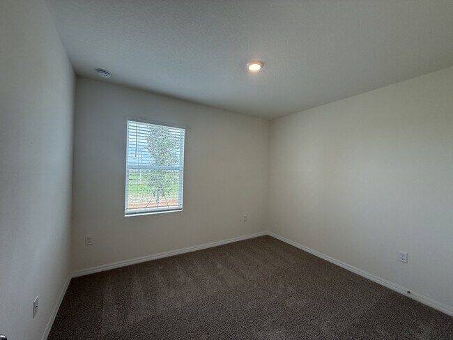 Building Photo - 1305 June Lk Lp