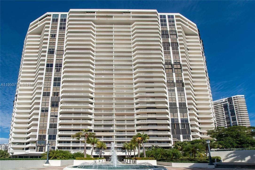 Building Photo - 1000 W Island Blvd