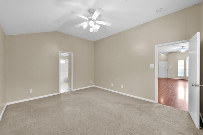 Building Photo - 506 Paradise Ln