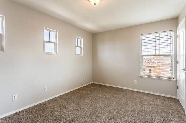 Building Photo - Harlan Ranch Home for Lease