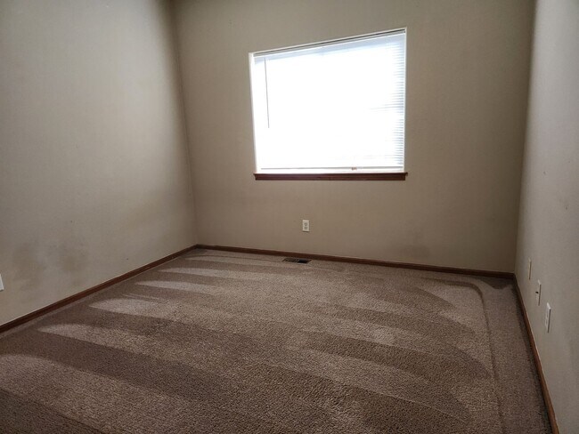 Building Photo - 533 40th St