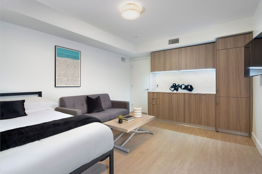 Interior Photo - The Clover