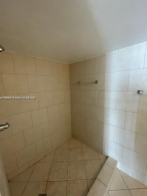 Building Photo - 600 NE 36th St