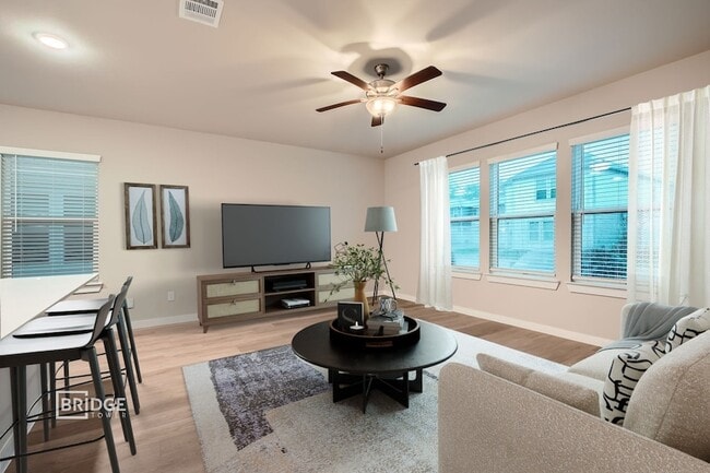 Primary Photo - 371 Huisache St