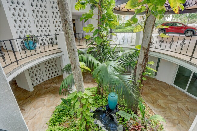 Building Photo - 3951 Gulf Shore Blvd N