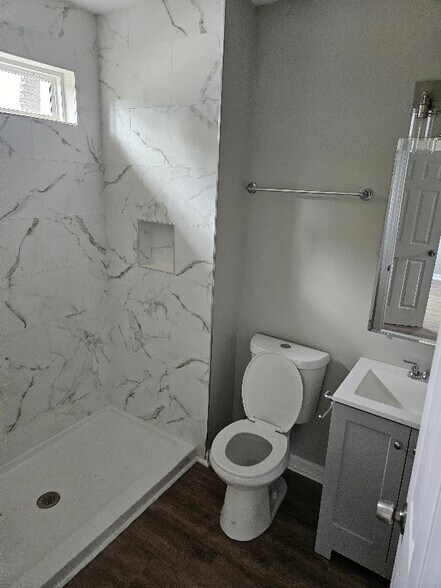 Building Photo - 2420 Elmwood Ave