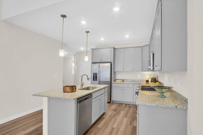 Building Photo - Spacious 3 Bedroom 3.5 Bath Townhome with Finished Basement & First-Floor Suite Near I-64