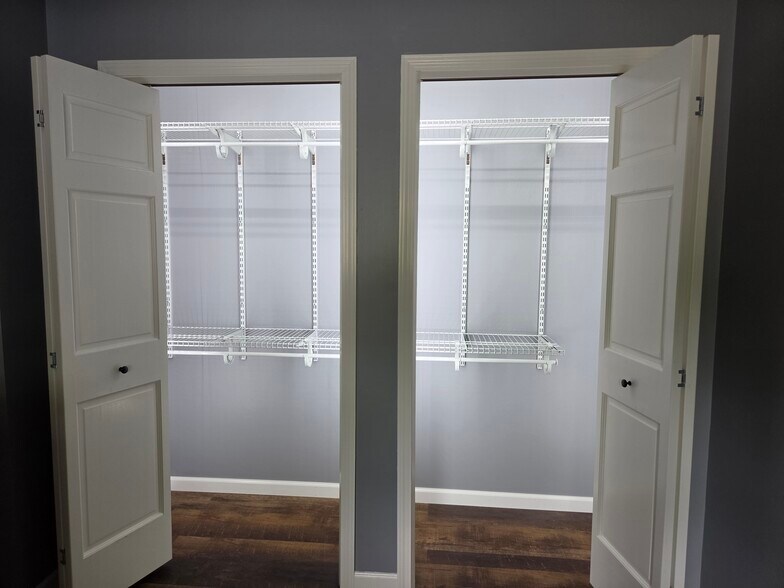 Main Bedroom Closet - 629 Tyler St