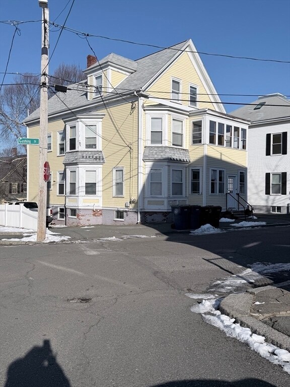 Building Photo - 10 Cushing St