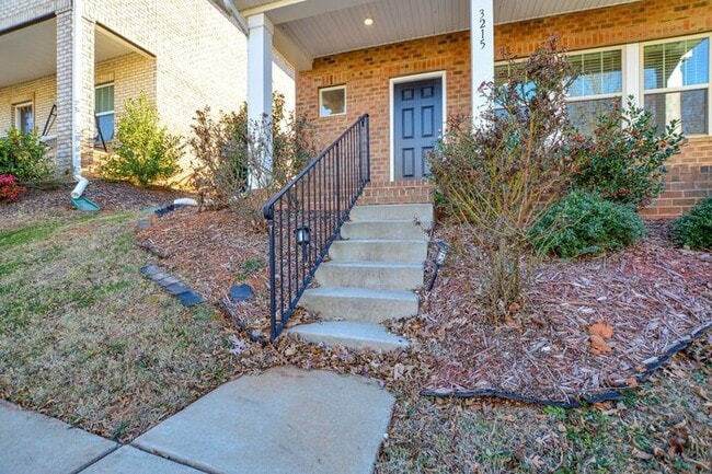 Building Photo - Like New All Brick Home in Mint Hill!