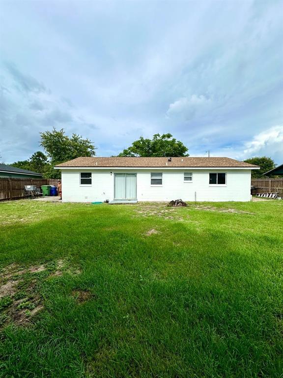 Building Photo - 2313 S Swan Ct NE