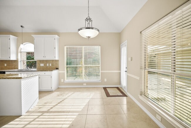 Building Photo - 1438 Crescent Green Dr