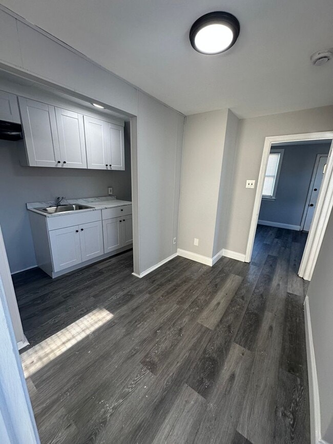 Building Photo - 612 MacDade Blvd