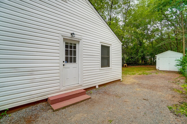 Building Photo - 2625 Elon St
