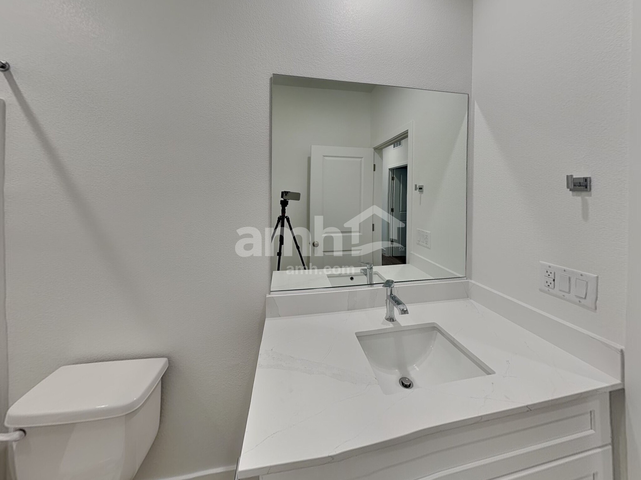 Building Photo - 677 Crimson Flare Ct