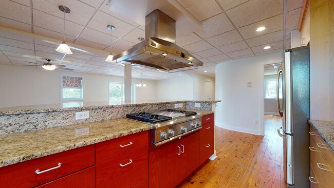 Building Photo - 236 Chatham St