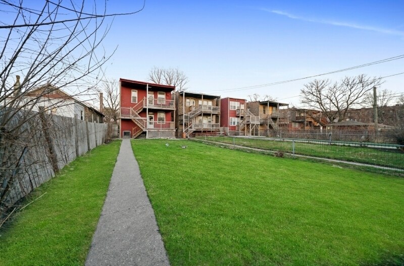 Building Photo - 6732 S Prairie Ave