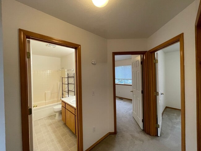 Building Photo - 3115 E 44th Ave