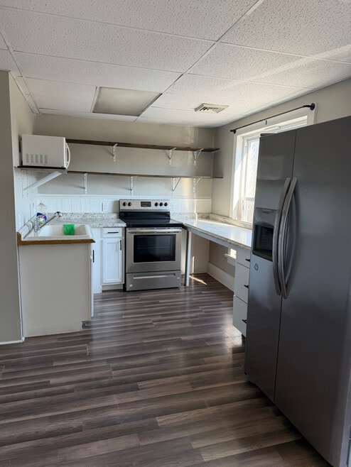 Building Photo - 137 W Front St