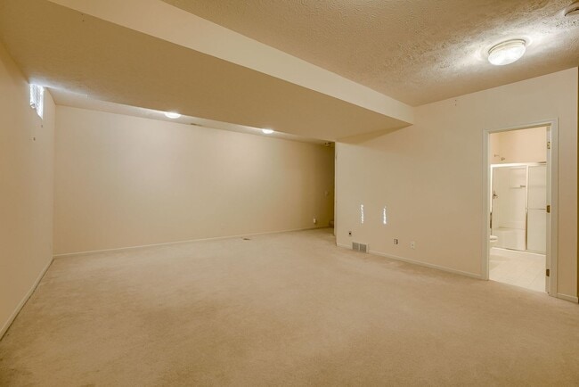 Building Photo - 3 Bedroom In A Great Location!!