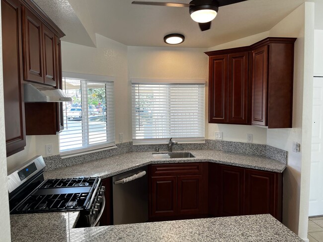 Building Photo - Newly Renovated 2 Bedroom , 1 Bath, 1600 S...