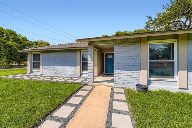 Building Photo - 10815 Lambert Cir