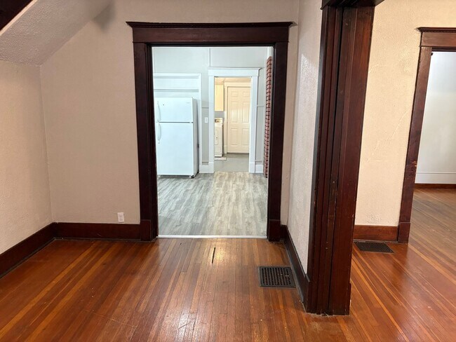 Building Photo - 3204 Holdrege St