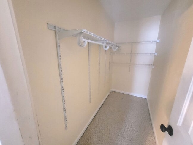 Building Photo - 3 Bedroom, 2.5 Bath Home with Open Floor Plan