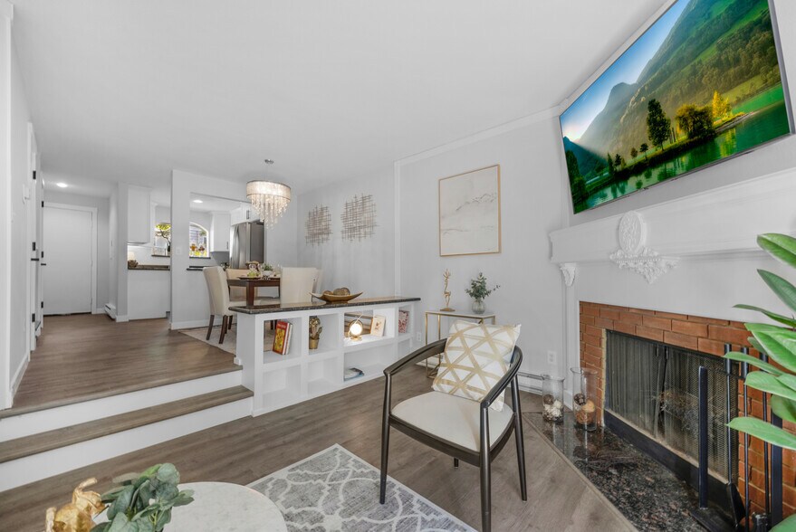 Building Photo - 105 146th Ave SE