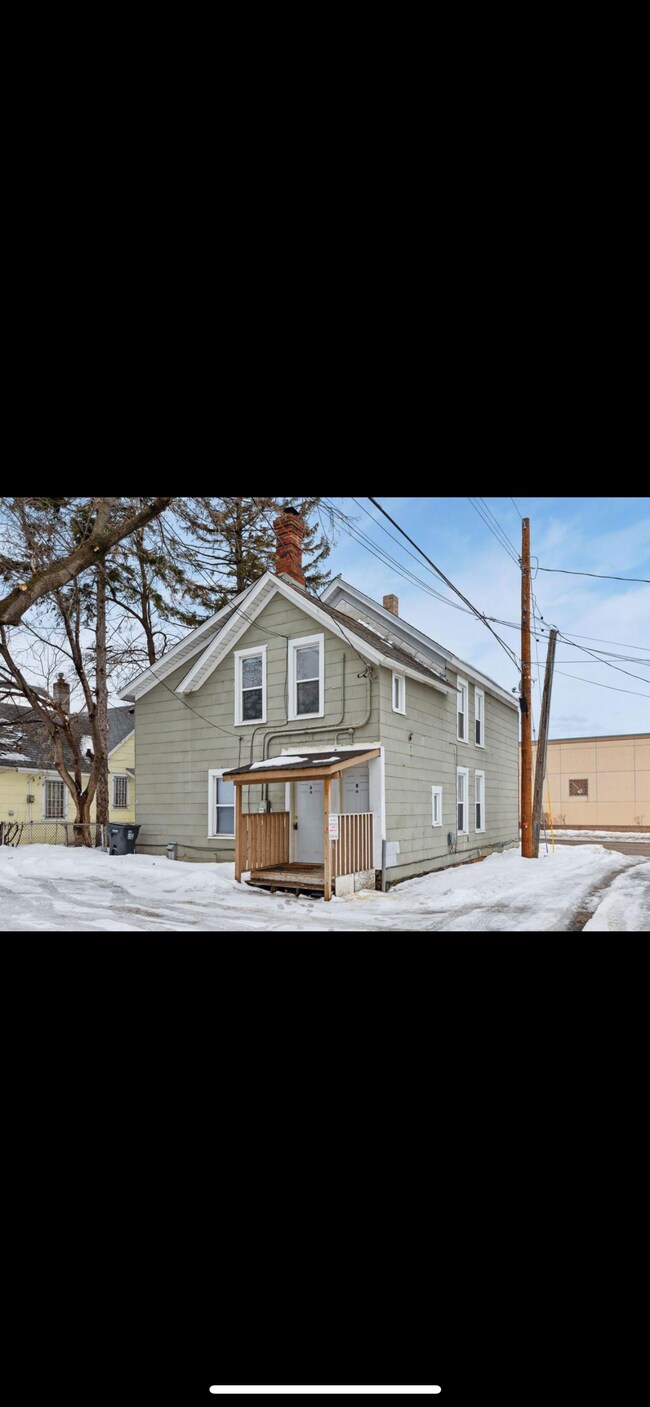 Building Photo - 1060 Arcade St