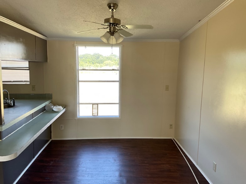 Building Photo - 343 Crescent Creek Ln