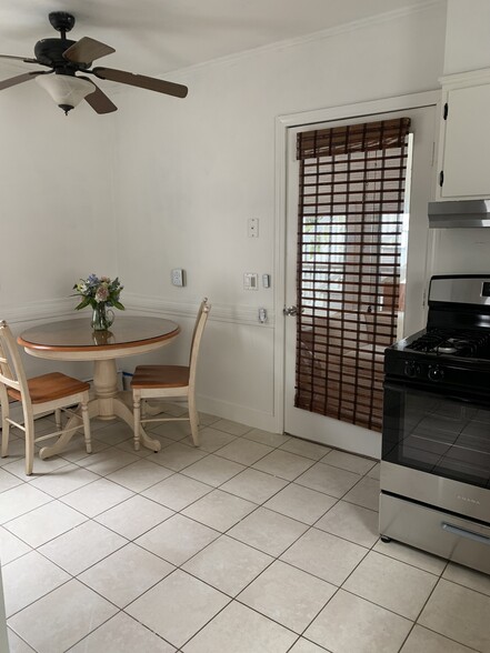 Kitchen - 30 Gardner St