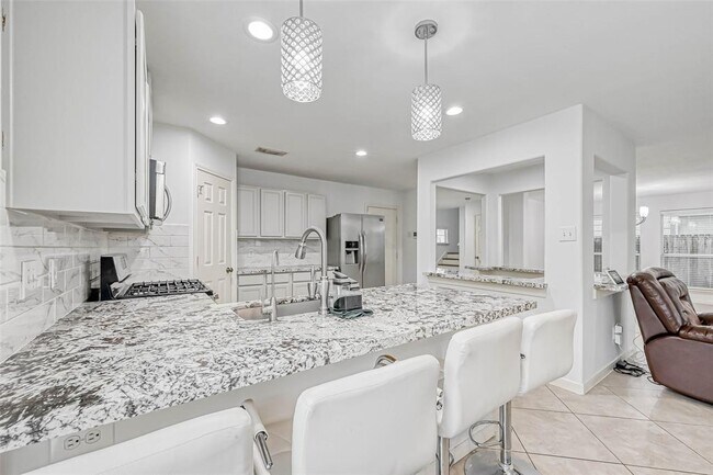 Building Photo - 14802 Dorray Ln