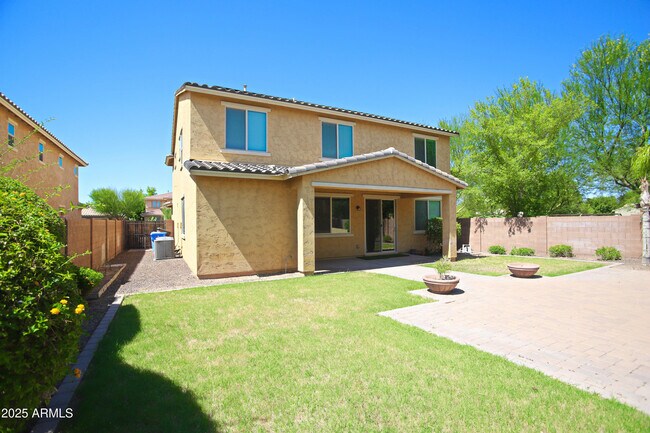 Building Photo - 1087 E Ibis St