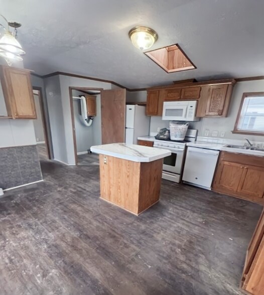 Building Photo - 27 Village Ct